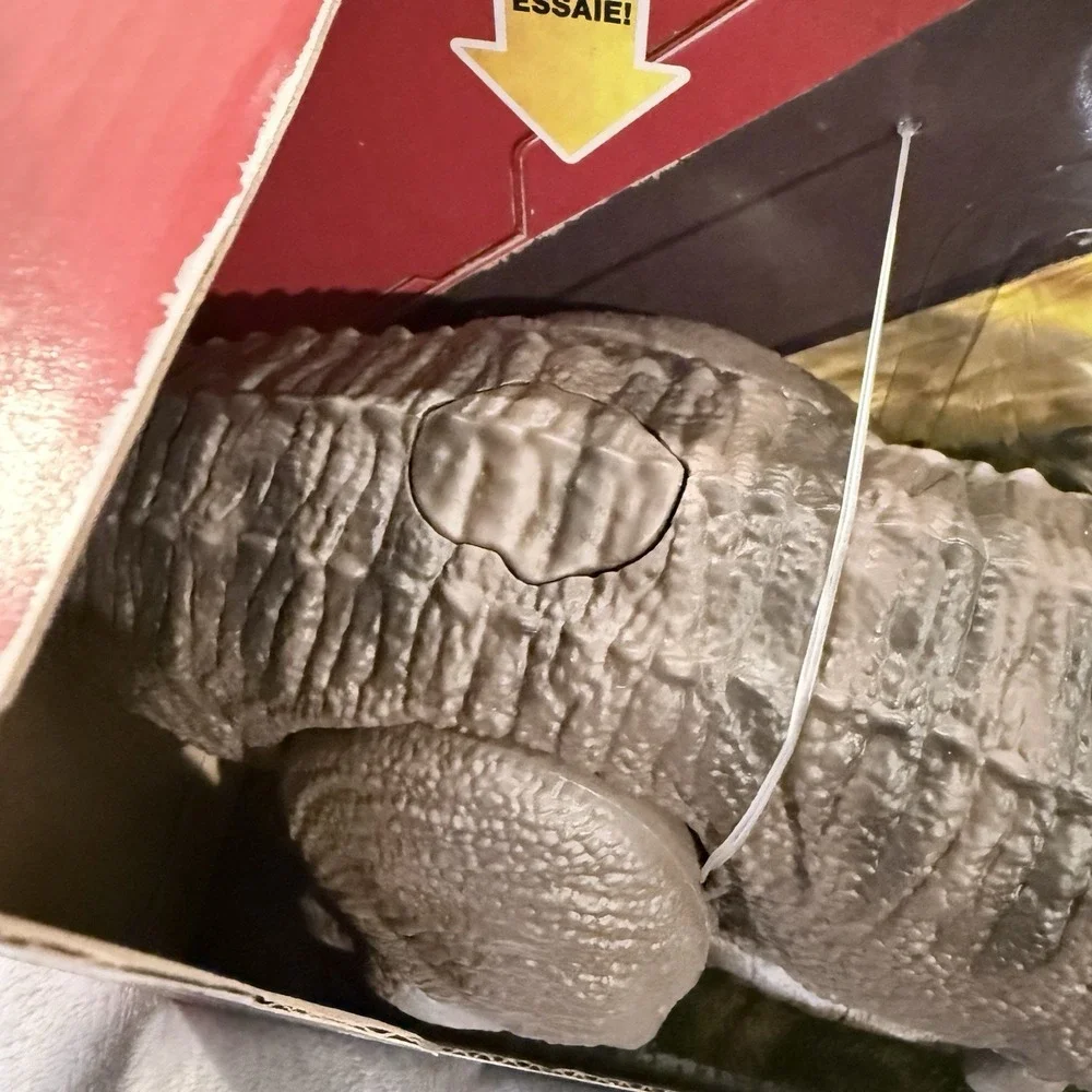 Jurassic World Rebirth Tyrannosaurus Rex Action Figure, Dinosaur Toy T-Rex Chomp